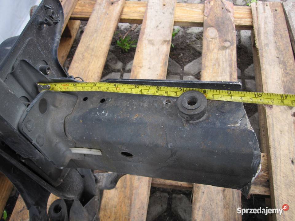 AUDI A6 C6 27 TDI 07r pas przód 4F0805166A świętokrzyskie sprzedam