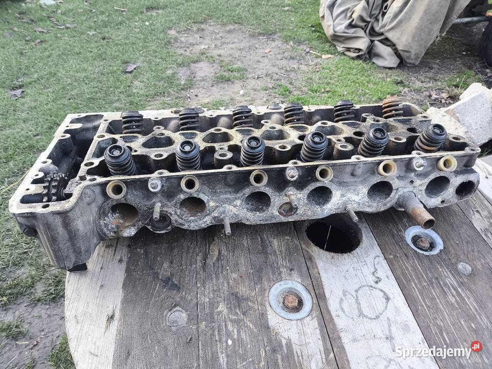 Głowica mercedes M110 28 R110 016 19 01 w113 osobowe Głowice cylindrów podkarpackie Lutoryż