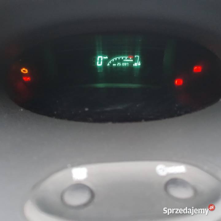 Toyota Yaris 10 benzyna gaz długie opłaty Częstochowa