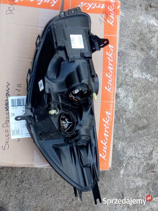 Reflektor lampa prawa przednia Renault Clio IV Poznań