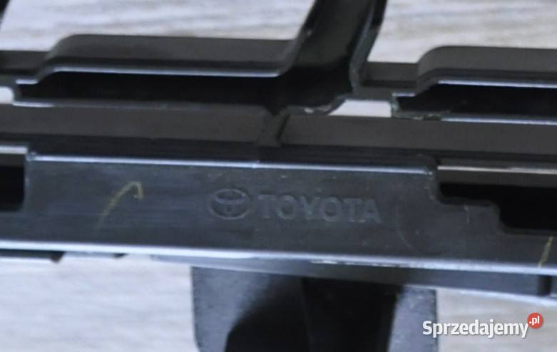 TOYOTA YARIS CROSS ATRAPA GRILL 531010DB40 pomorskie Malbork sprzedam