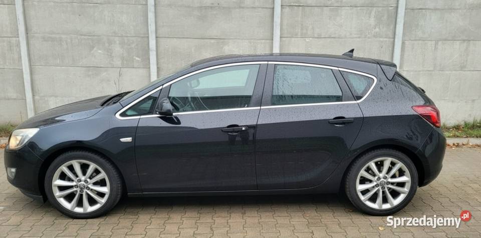Opel Astra J 14T 140 stan czarny łódzkie Łódź