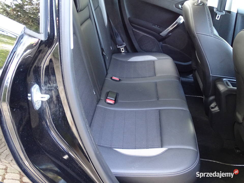 PEUGEOT 2008 ALLURE Navi LED ALU 17 ok 50l100 światła do jazdy dziennej