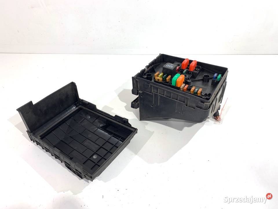 SKRZYNKA BEZPIECZNIKÓW VW TIGUAN SUV 0718 20 140 podkarpackie