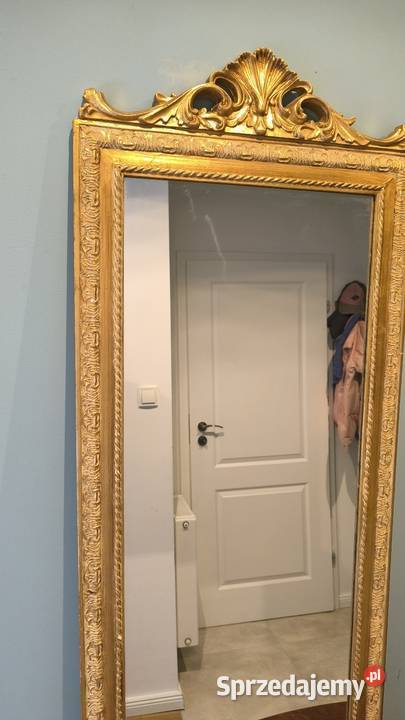 Piękne drewniane lustro rzeźbione