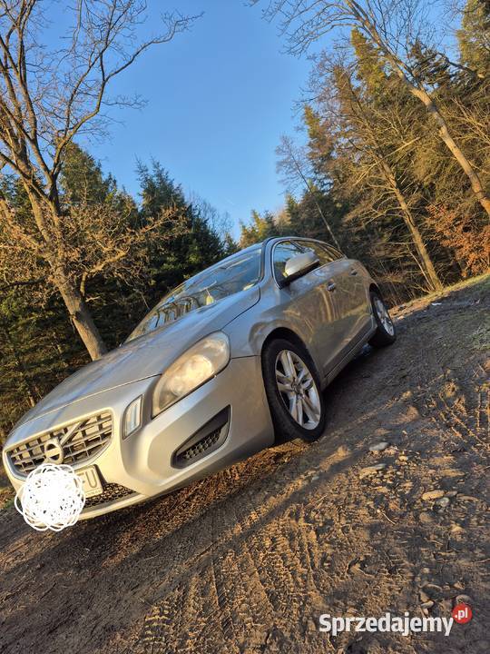Volvo v60 d2 diesel 16 kombi automat