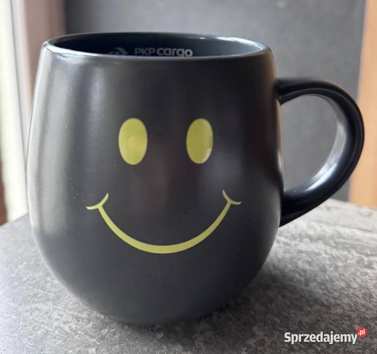 Kubek ceramiczny z uśmiechem