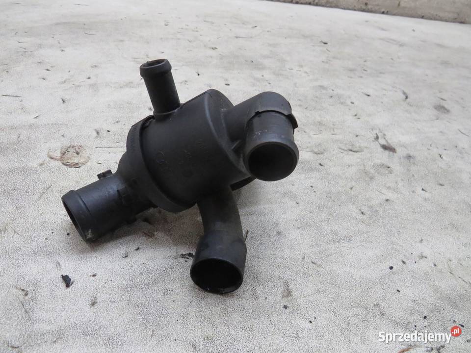 OBUDOWA TERMOSTATU 16TDI PASSAT B7 V7548004 osobowe lubelskie