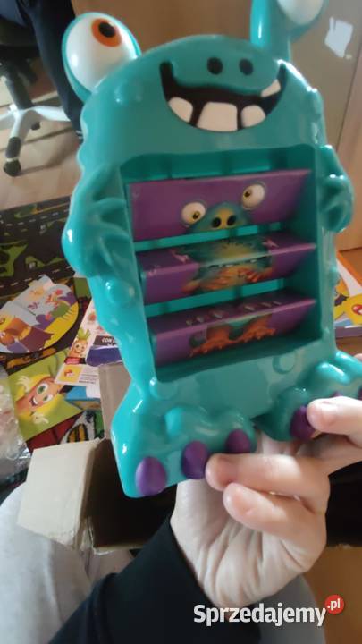 Educa Hunt Monsters A Game of Visual Agility and Książ Wielkopolski