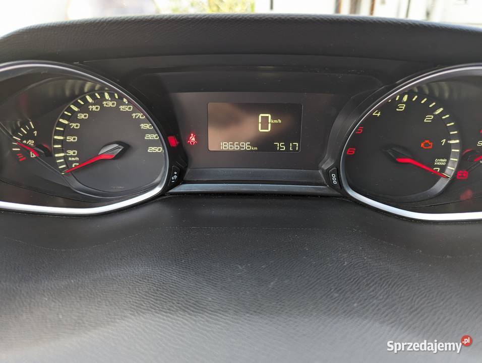 Peugeot 308 rocznik 2015 diesel 17 1 właściciel diesel Opole sprzedam