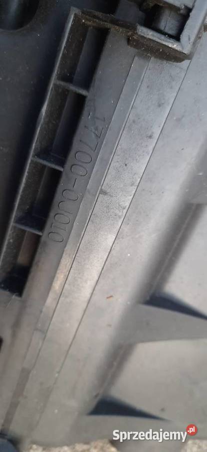 Filtr powietrza toyota yaris 0105r 0J01 Tarnowskie Góry