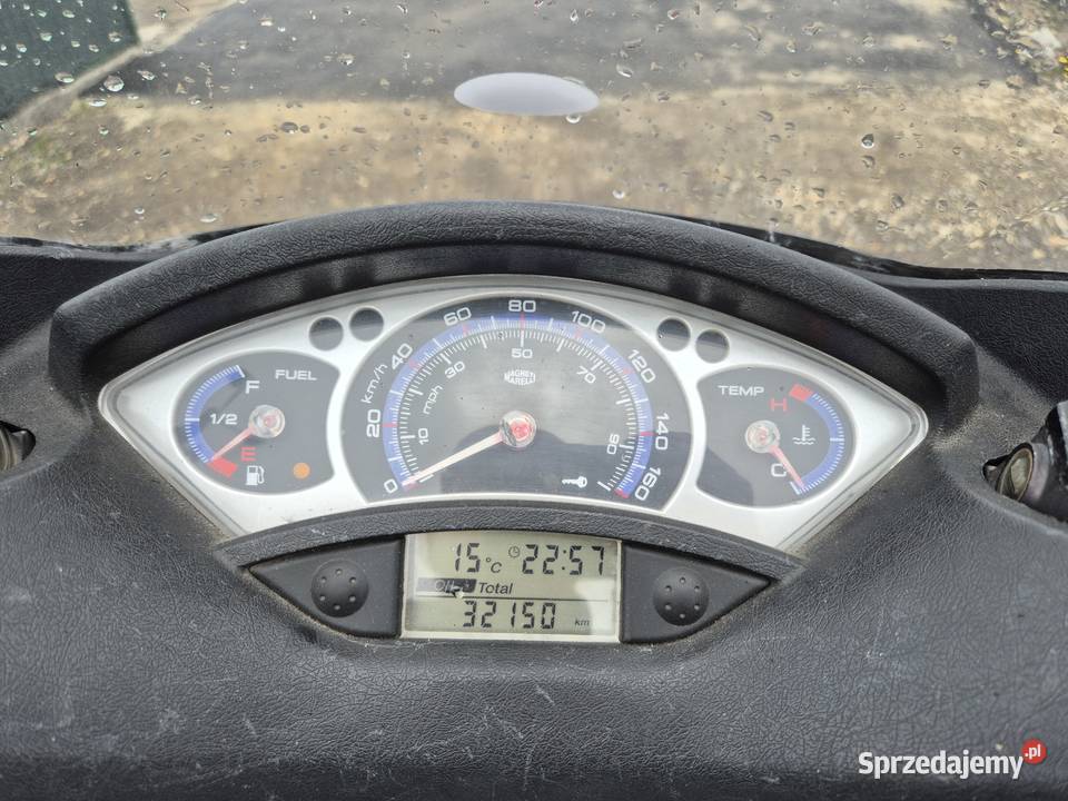 Skuter Yamaha XMajesty 250 cc 19 Zadbana Kozy