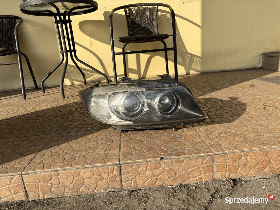Lampa prawa przednia xenon ring BMW e9091 Lampy przednie Wilczyn