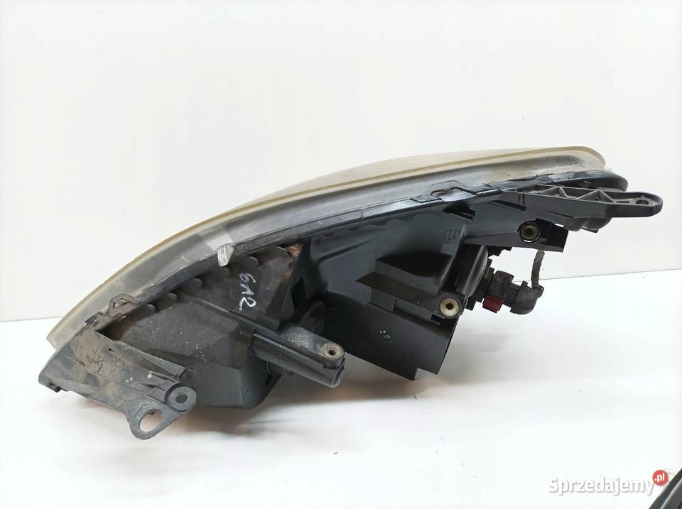 LAMPA PRZÓD PRAWA EUROPA 0301214202 Opel Zafira Rok produkcji 2007