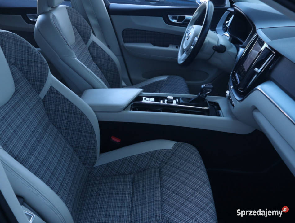 Volvo XC60 D4 Rok produkcji 2020 sprzedam