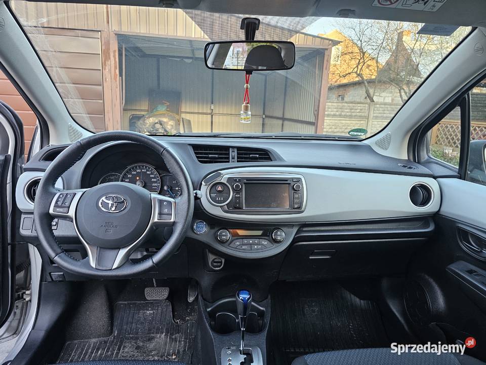 Toyota Yaris l 2013r l 40 000 l 15 hybryda l 100 Wieluń