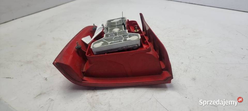 LAMPA PRAWA TYŁ VOLKSWAGEN PASSAT B5 Lipno