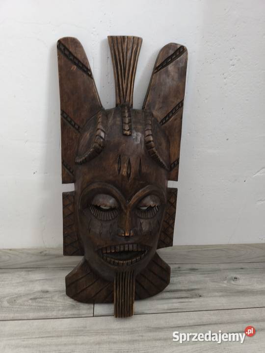 Piękna stara egzotyczna maska etniczna Łódź