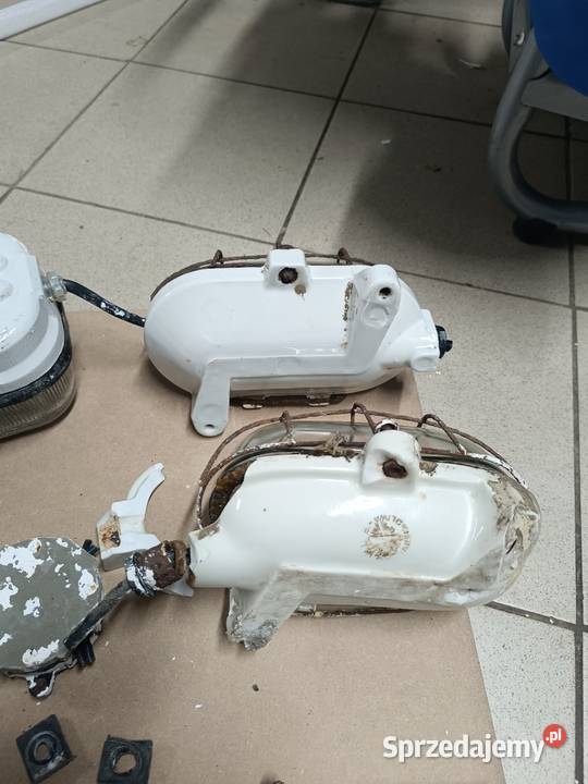 Zabytkowe lampy gospodarcze puszki gniazdka Antyki Rzeszów