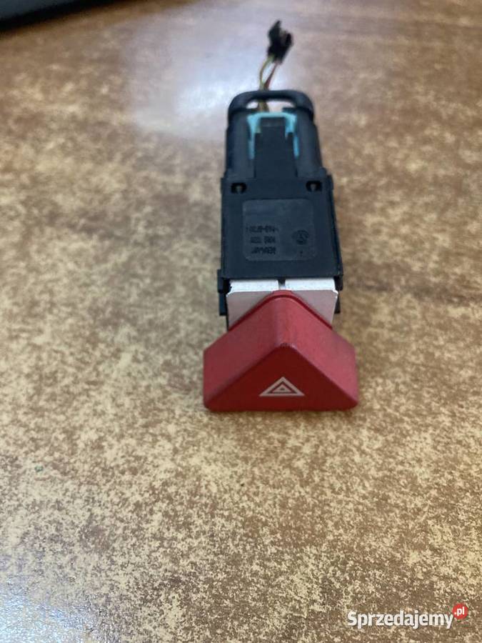 WŁĄCZNIK ŚWIATEŁ AWARYJNYCH GOLF V PLUS Rakoniewice