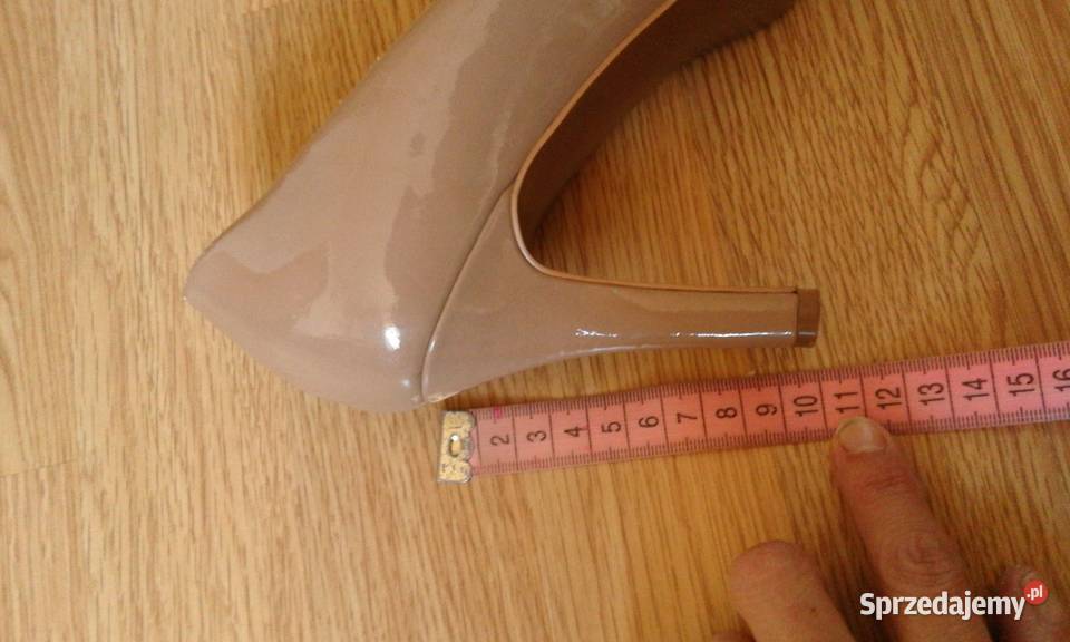 buty beżowe czółenka 39 na obcasie inna Wesoła