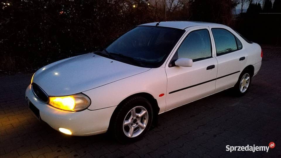 Ford Mondeo 18 benzyna I własciciel Polski Salon Szczecin