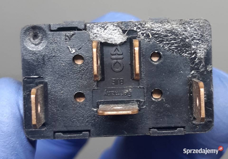 PRZEŁĄCZNIK SZYBY AUDI A3 8L A4 B5 A8 D2 osobowe dolnośląskie