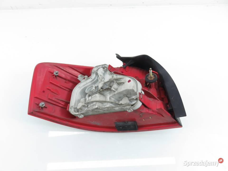 LAMPA PRAWA TYLNA AUDI A3 8P1 8P0945096