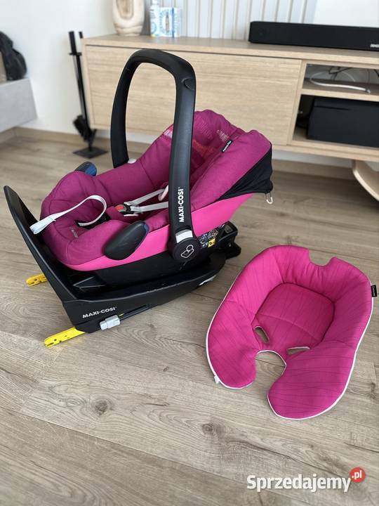 Fotelik Maxi Cosi Pebble z bazą Nysa sprzedam