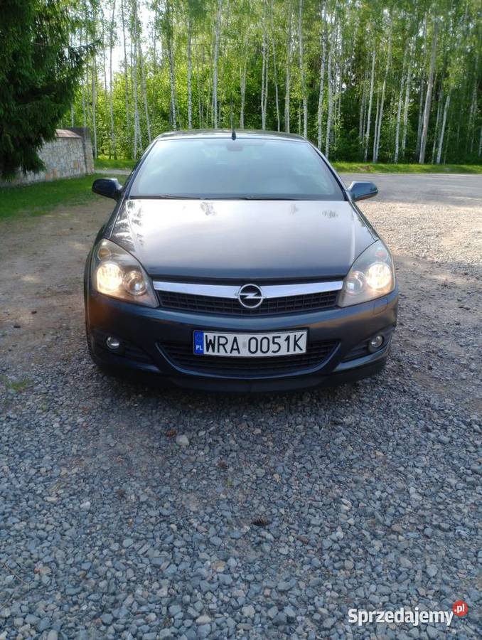 Opel Astra TwinTop 2.0 Turbo 170 KM Cosmo Cabrio (sztywny dach) 14 900 zł.