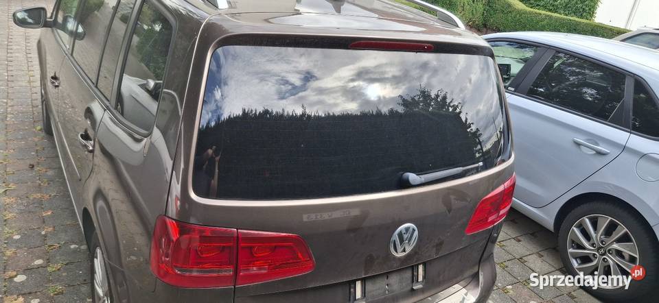 Ładny Volkswagen Touran II generacja 2012 1968cm3 Krośniewice