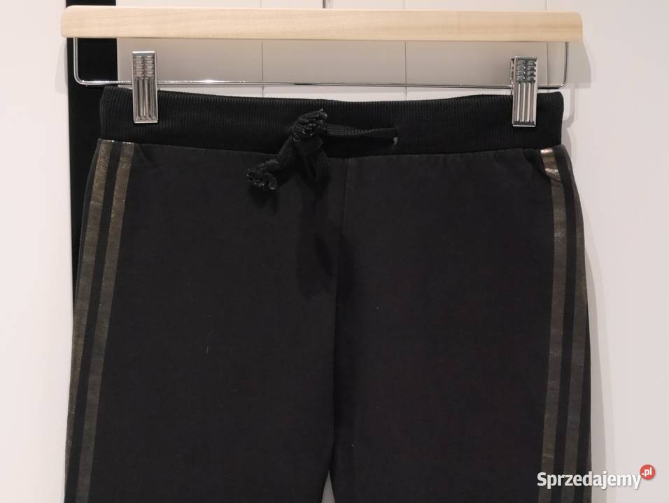 Adidas spodnie dresowe złote paski 116 Wrocław