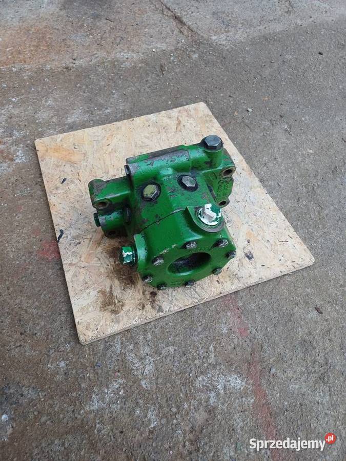 Pompa John Deere 3140 Pompy