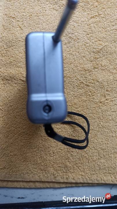 Sprzedam stare radyjko z latarką pasmo UHF sprzedam