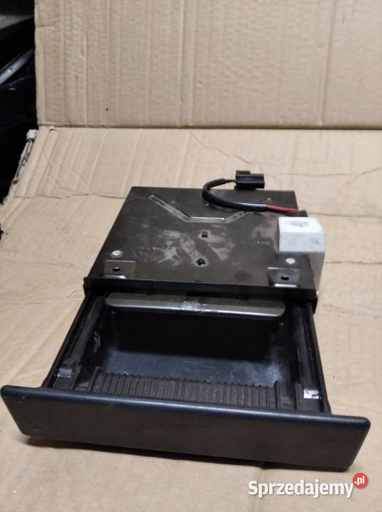 Subaru Legacy I popielniczka do panelu deski rozdzielcze, konsole Białystok