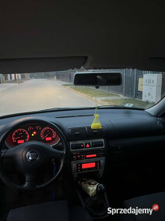 Seat leon 16benzyna 2004r 209000 przebieg opłaty Łomża sprzedam
