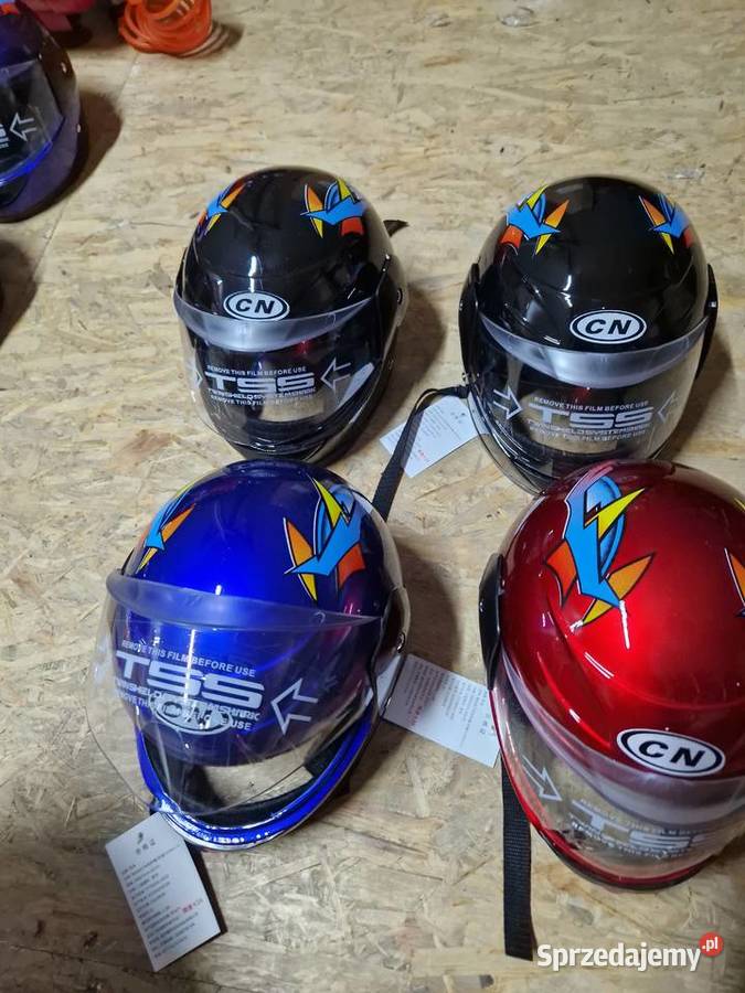 Kask dziecięcy cn TSS czerwony niebieski czarny Głogowa sprzedam