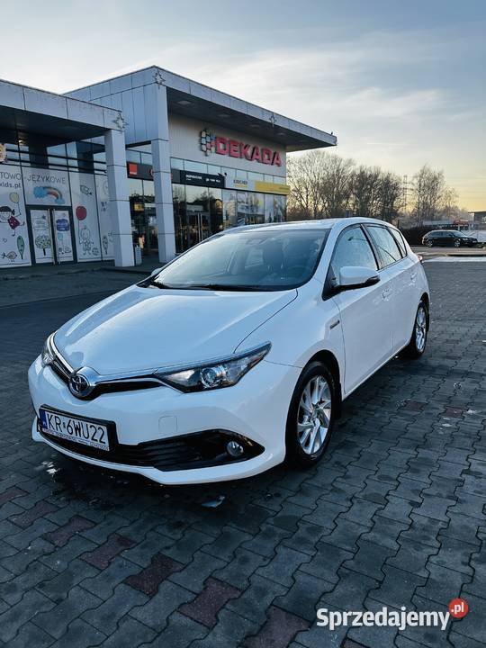 Toyota Auris Hatchback 2017 HYBRID 135 PREMIUM bluetooth małopolskie