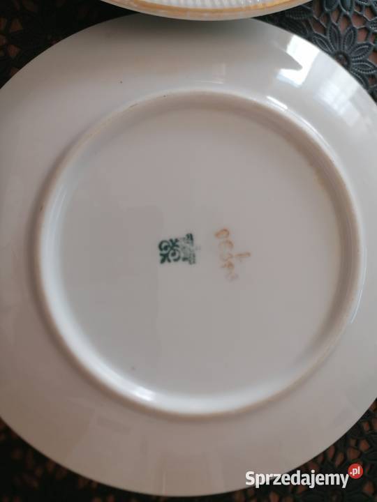 Talerzyktalerzyki deserowe ze złoceniemPorcelana Talerze i talerzyki