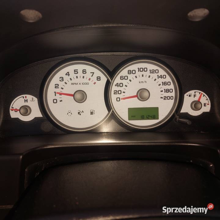 Ford Maverick 44 23 benzyna