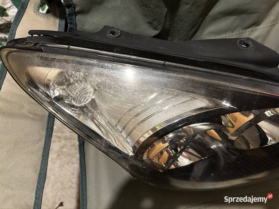 Komplet oryginalnych lamp przednich Hyundai i30