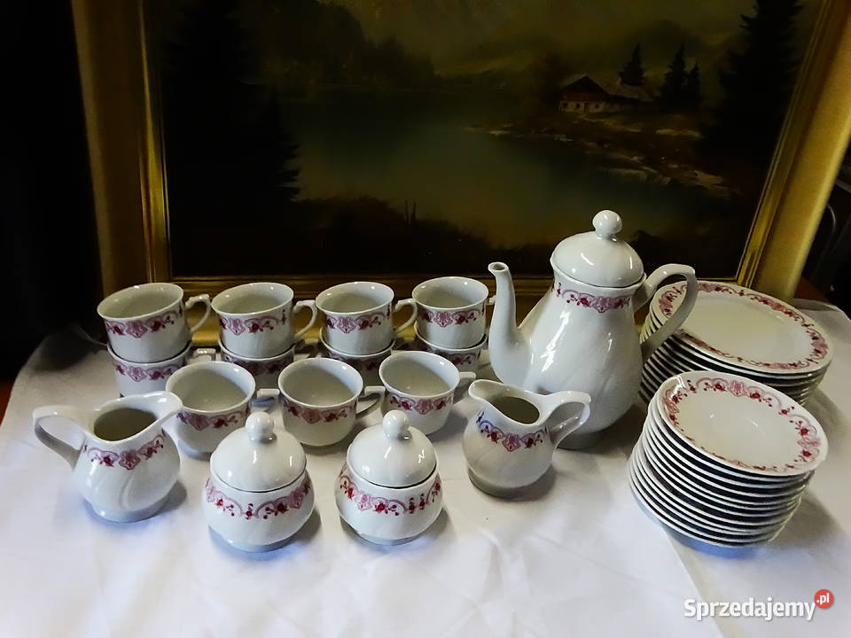 Zestaw porcelany stołowej z klasycznym kwiatowym Biłgoraj
