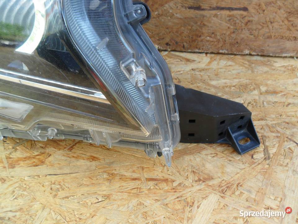 TOYOTA LAND CRUISER 150 2018 FULL LED LEWY PRAWY osobowe Nowy Tomyśl sprzedam