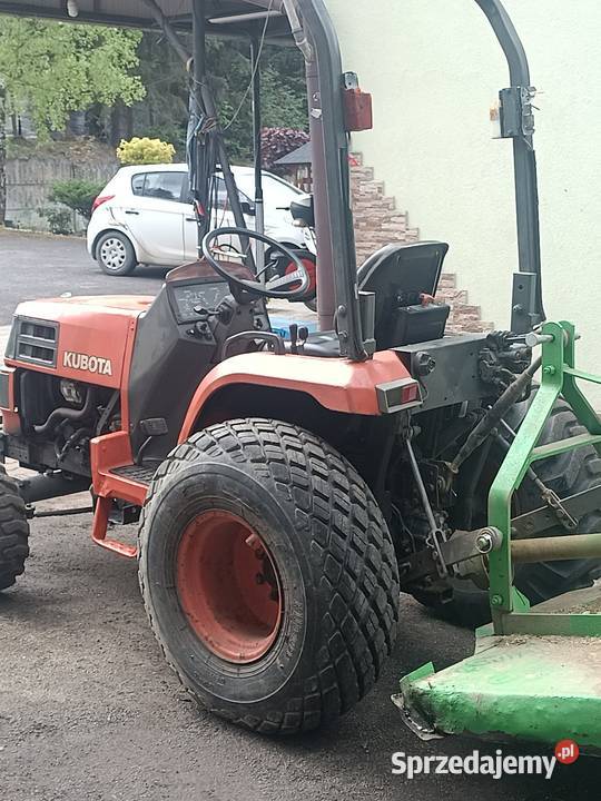 Sprzedam Ciągnik Kubota 4x4 Kubota