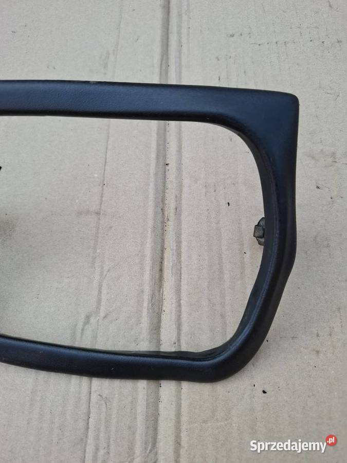 Zewnętrzne ramki reflektorów przednich Fiat 126p opolskie Strzelce Opolskie