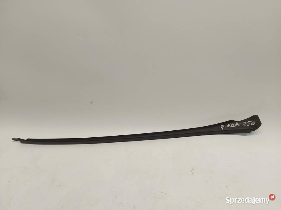 Mercedes EQA 250 W243 LISTWA SZYBY CZOŁOWEJ