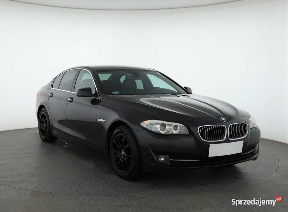 BMW 5 525d xDrive reflektory ksenonowe sprzedam
