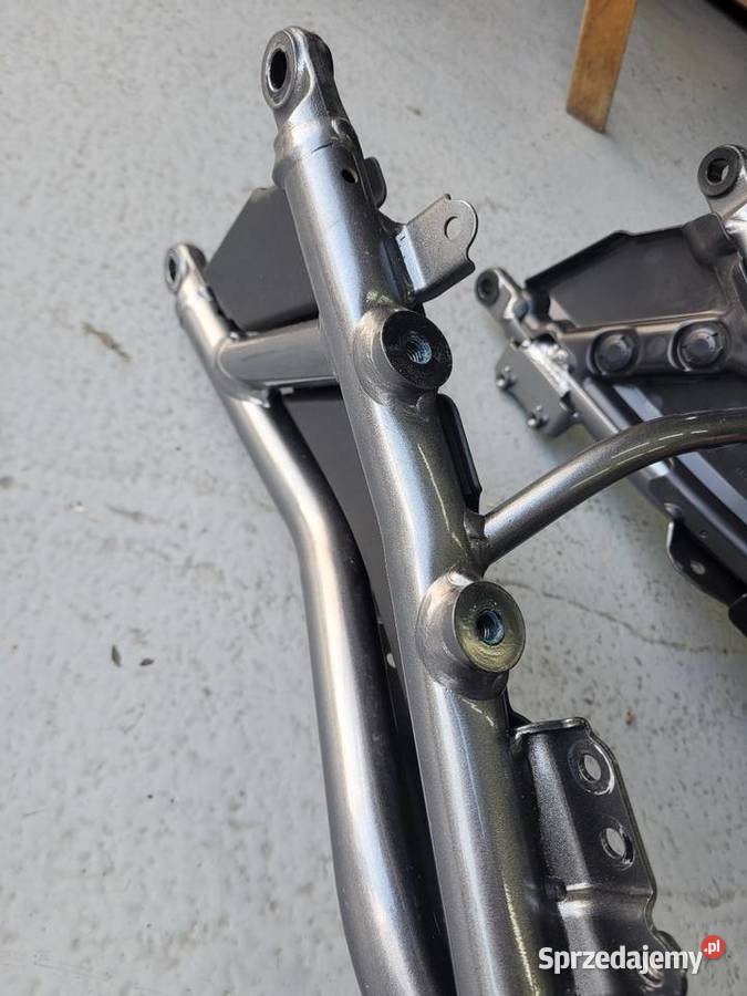 Suzuki GSX8R GSX 8 R 2022 SUBFRAME STELAŻ NOWY Nowy Tomyśl sprzedam