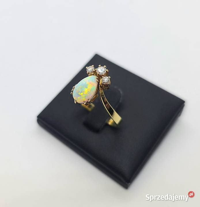Złoty pierścionek z diamentami i opalem próby warmińsko-mazurskie Elbląg