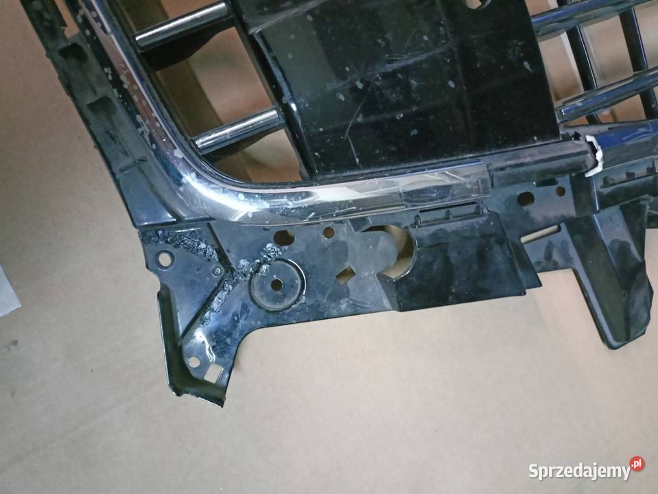 Audi Q5 8R0853651 grill atrapa S line listwy na zderzak łódzkie